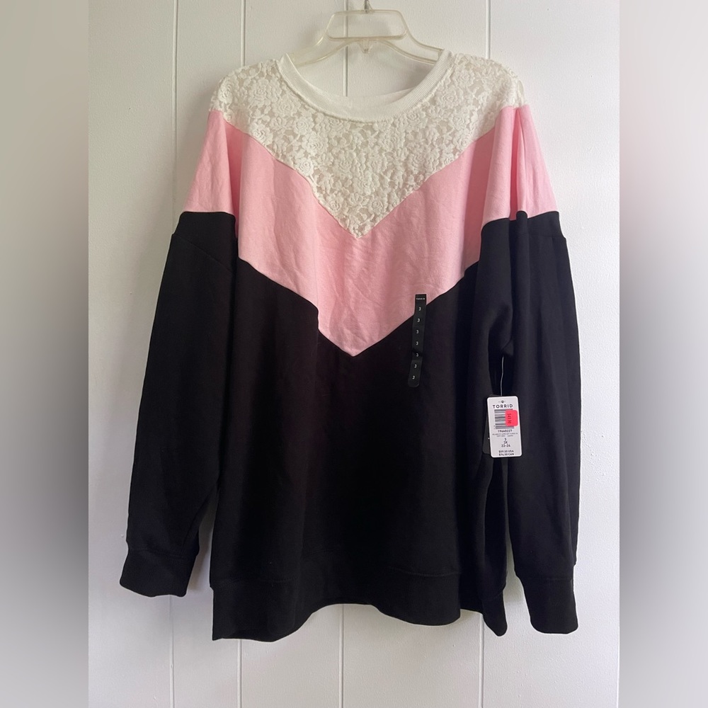 *RETIRED* NWT Fleece Chevron Colorblock Lace Sweatshirt